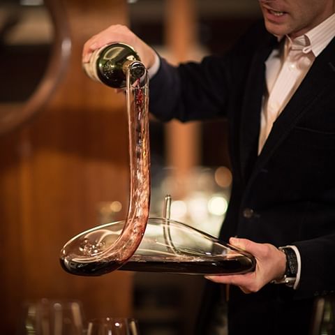 Riedel Decanters - A Beginner's Guide to Decanting Wine